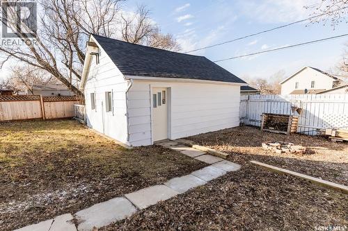 430 Columbia Avenue, Kerrobert, SK - Outdoor