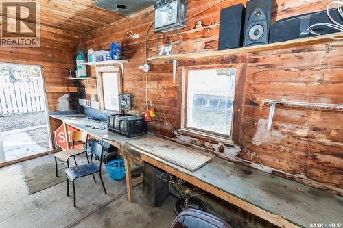 430 Columbia Avenue, Kerrobert, SK - Indoor
