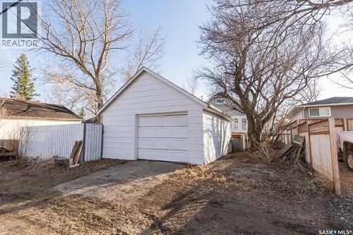 430 Columbia Avenue, Kerrobert, SK - Outdoor