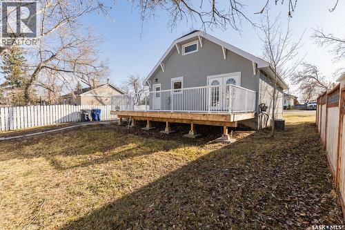 430 Columbia Avenue, Kerrobert, SK - Outdoor With Deck Patio Veranda