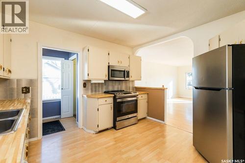 430 Columbia Avenue, Kerrobert, SK - Indoor Photo Showing Kitchen With Double Sink