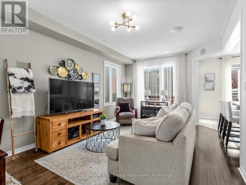1529 Winville Road, Pickering, ON - Indoor Photo Showing Living Room