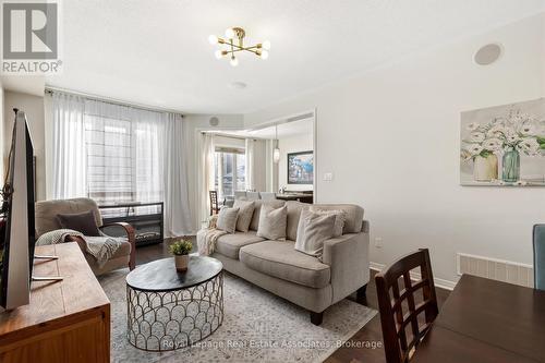 1529 Winville Road, Pickering, ON - Indoor Photo Showing Living Room