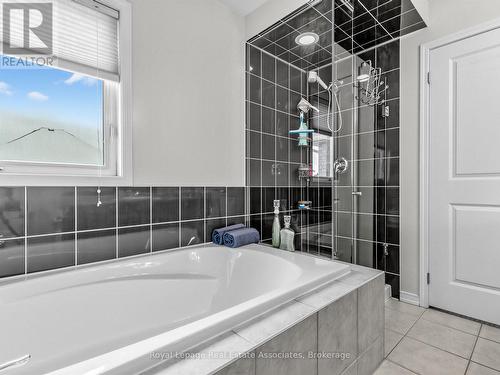 1529 Winville Road, Pickering, ON - Indoor Photo Showing Bathroom