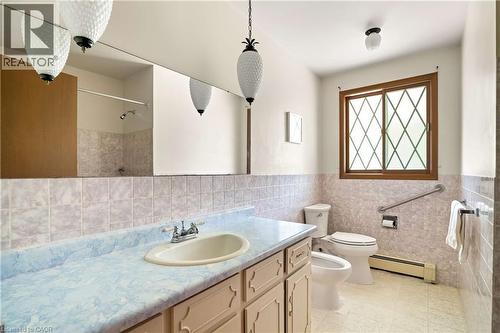 4620 Sideroad 20 N Road, Puslinch, ON - Indoor Photo Showing Bathroom