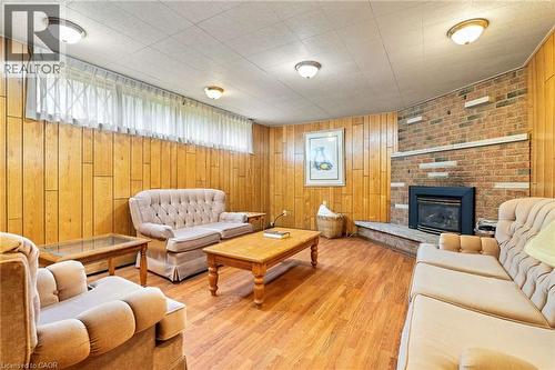 4620 Sideroad 20 N Road, Puslinch, ON - Indoor Photo Showing Living Room With Fireplace