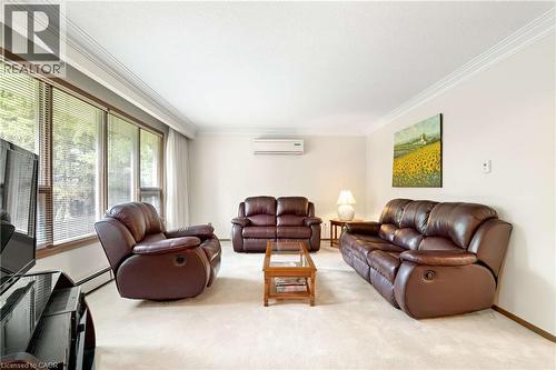 4620 Sideroad 20 N Road, Puslinch, ON - Indoor Photo Showing Living Room