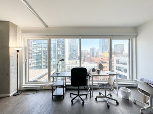 Salon - 1702-350 Boul. De Maisonneuve O., Montréal (Ville-Marie), QC - Indoor Photo Showing Office