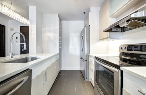 Kitchen - 307-1800 Boul. Angrignon, Montréal (Lasalle), QC - Indoor Photo Showing Kitchen With Upgraded Kitchen