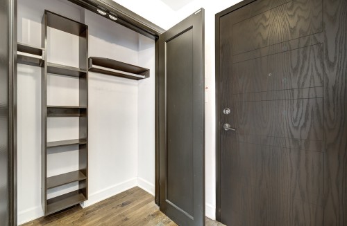 Closet - 307-1800 Boul. Angrignon, Montréal (Lasalle), QC - Indoor