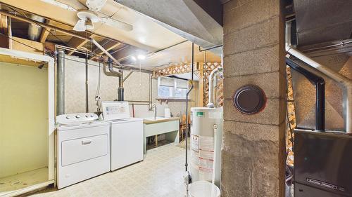 513 Hurry Avenue, Cranbrook, BC - Indoor Photo Showing Laundry Room