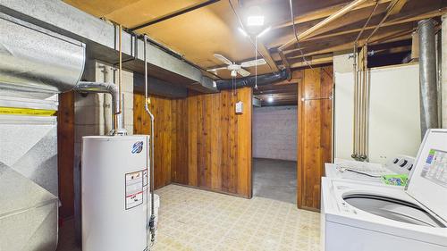 513 Hurry Avenue, Cranbrook, BC - Indoor Photo Showing Laundry Room