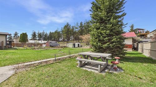 513 Hurry Avenue, Cranbrook, BC - Outdoor With Backyard