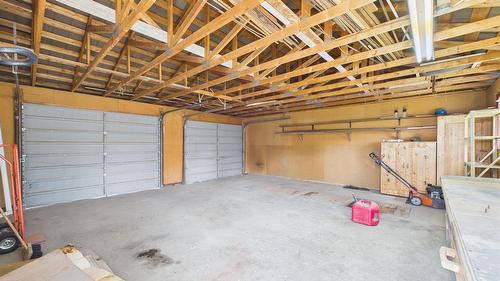 513 Hurry Avenue, Cranbrook, BC - Indoor Photo Showing Garage