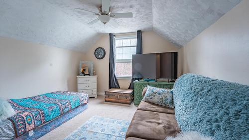 359 Banks Street, Kimberley, BC - Indoor Photo Showing Bedroom