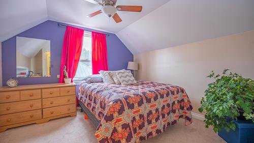 359 Banks Street, Kimberley, BC - Indoor Photo Showing Bedroom