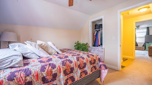 359 Banks Street, Kimberley, BC - Indoor Photo Showing Bedroom