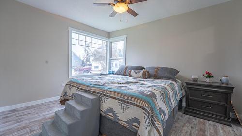 359 Banks Street, Kimberley, BC - Indoor Photo Showing Bedroom