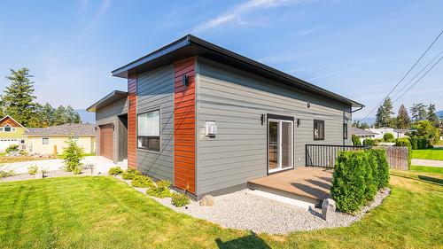 9-405 Canyon Street, Creston, BC - Outdoor With Exterior