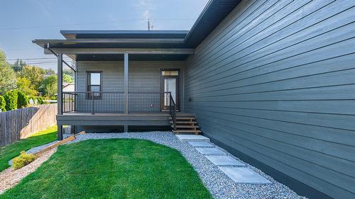 9-405 Canyon Street, Creston, BC - Outdoor With Deck Patio Veranda With Exterior