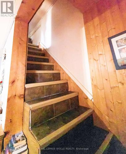 19 Spring Street S, Mapleton, ON - Indoor Photo Showing Other Room