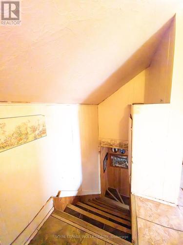 19 Spring Street S, Mapleton, ON - Indoor Photo Showing Other Room
