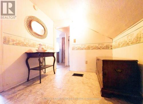 19 Spring Street S, Mapleton, ON - Indoor Photo Showing Other Room