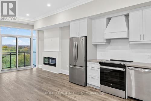 Up32 - 50 Herrick Avenue, St. Catharines (Oakdale), ON - Indoor Photo Showing Kitchen