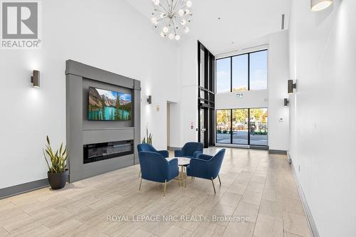 Up32 - 50 Herrick Avenue, St. Catharines (Oakdale), ON - Indoor Photo Showing Other Room With Fireplace