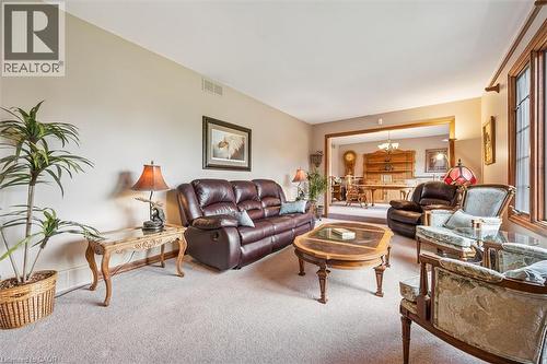 5792 8Th Line E, Ariss, ON - Indoor Photo Showing Living Room
