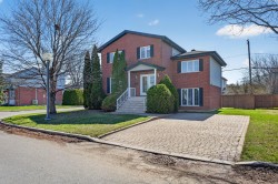 540 Rue Papineau La Prairie, QC J5R 5H9