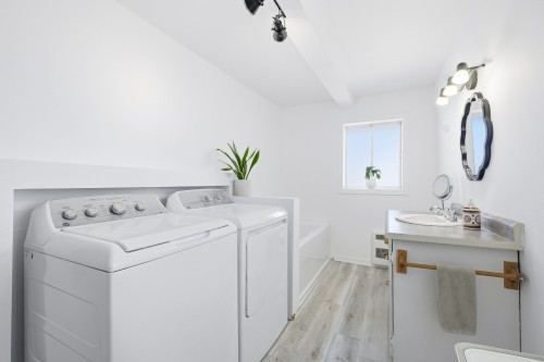 Salle de bains - 668 Ch. De St-Robert, Saint-Robert, QC - Indoor Photo Showing Laundry Room