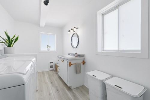 Salle de bains - 668 Ch. De St-Robert, Saint-Robert, QC - Indoor Photo Showing Laundry Room