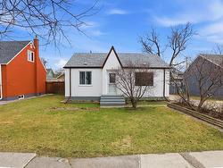 151 Roberta AVE  Winnipeg, MB R2K 0K1