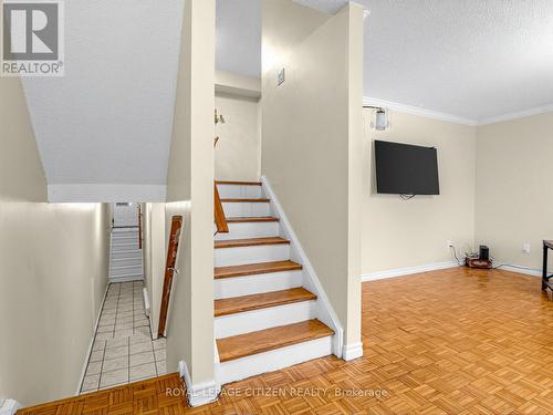 148 Milestone Crescent, Aurora, ON - Indoor Photo Showing Other Room