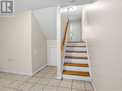 148 Milestone Crescent, Aurora, ON - Indoor Photo Showing Other Room