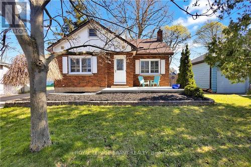 21 SUSSEX AVENUE  Brantford, ON N3R 2G5