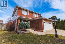 110 HIGHBURY Drive Stoney Creek, ON L8J 3P4