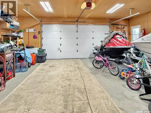 1415 Ashley Drive, Swift Current, SK - Indoor Photo Showing Garage