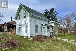 135 POYNTZ STREET Penetanguishene, ON L9M 1P5