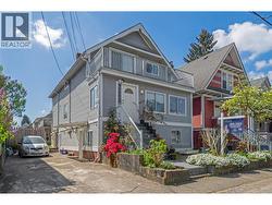 166 E 24TH AVENUE  Vancouver, BC V5V 1Z4