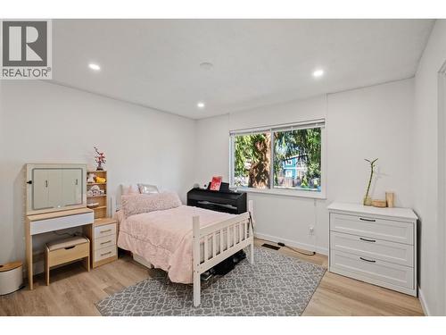 1344 Prairie Avenue, Port Coquitlam, BC - Indoor Photo Showing Bedroom