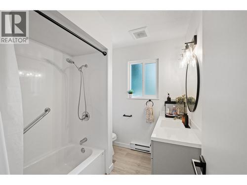 1344 Prairie Avenue, Port Coquitlam, BC - Indoor Photo Showing Bathroom