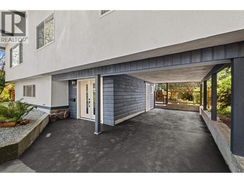 1344 Prairie Avenue, Port Coquitlam, BC - Outdoor With Exterior