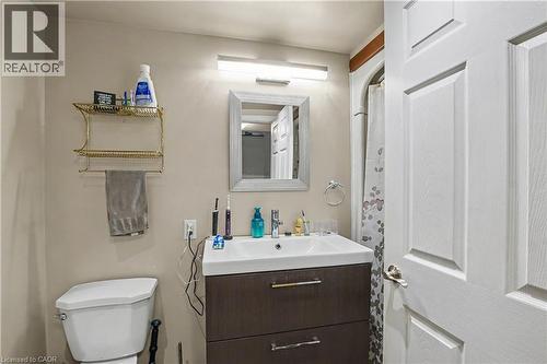241 Guelph Avenue, Cambridge, ON - Indoor Photo Showing Bathroom