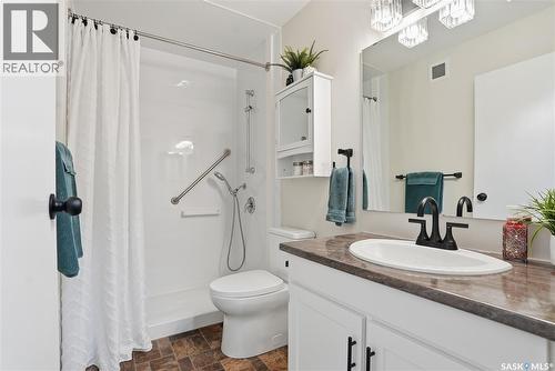 12 80 Berini Drive, Saskatoon, SK - Indoor Photo Showing Bathroom