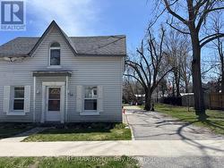 13 HENRY STREET Barrie (Queen's Park), ON L4N 1C5