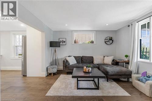 129 Ahrens Street W, Kitchener, ON - Indoor Photo Showing Living Room