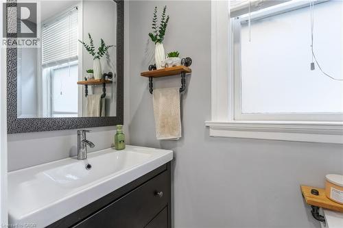 129 Ahrens Street W, Kitchener, ON - Indoor Photo Showing Bathroom