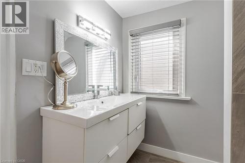 129 Ahrens Street W, Kitchener, ON - Indoor Photo Showing Bathroom